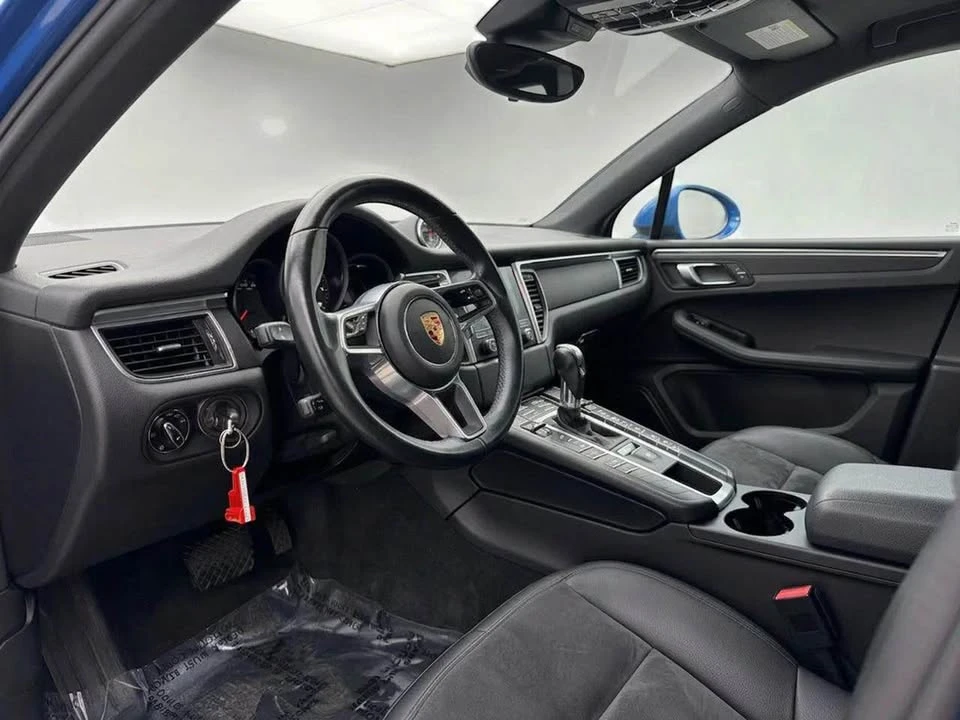 2018 Porsche Macan - Image 8 of 10