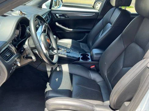 2018 Porsche Macan Turbo - Image 7 of 8