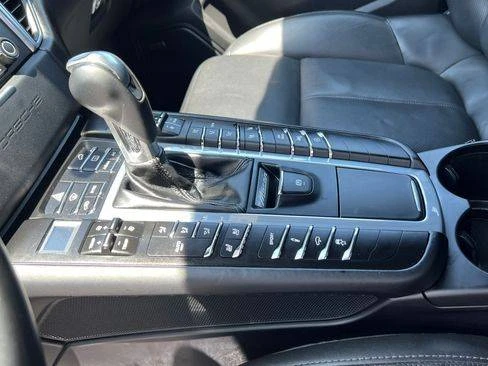 2018 Porsche Macan Turbo - Image 5 of 8