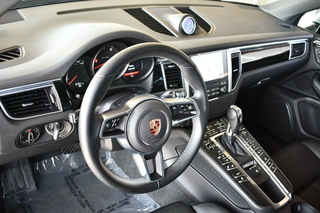 2018 Porsche Macan - Image 13 of 21