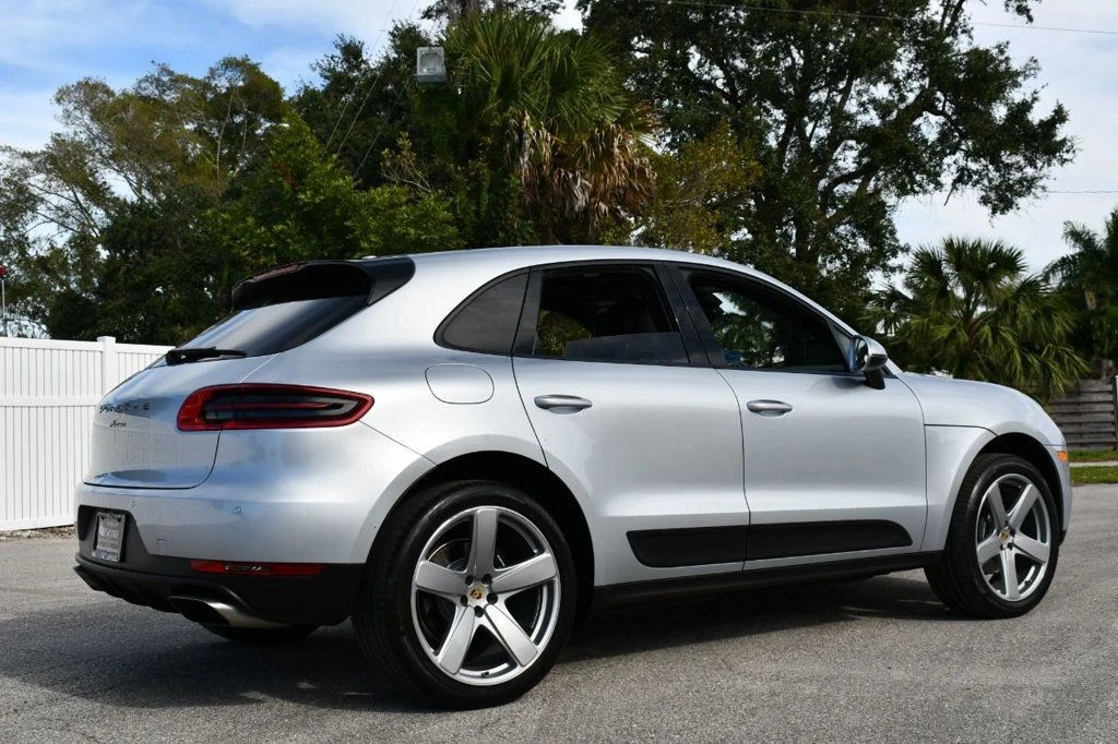 2018 Porsche Macan - Image 6 of 12
