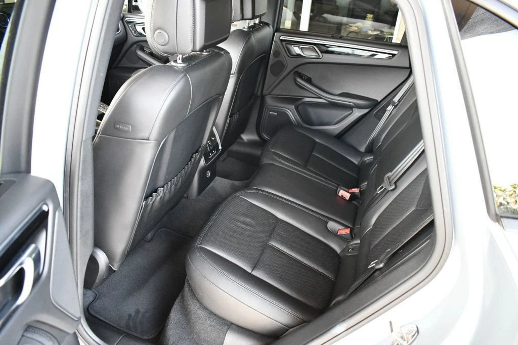 2018 Porsche Macan - Image 16 of 21