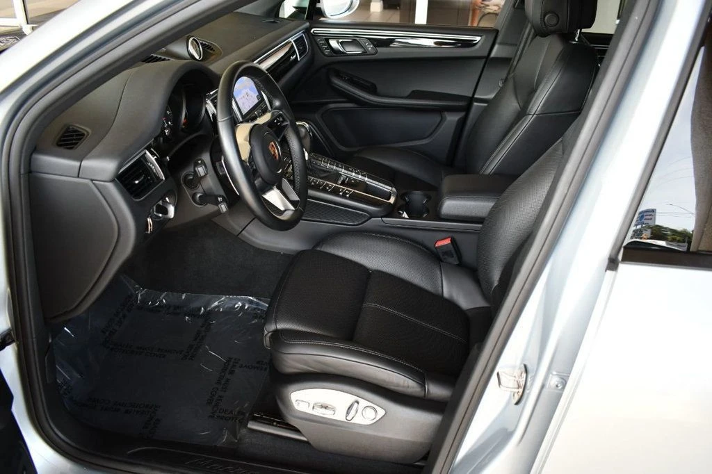 2018 Porsche Macan - Image 15 of 21