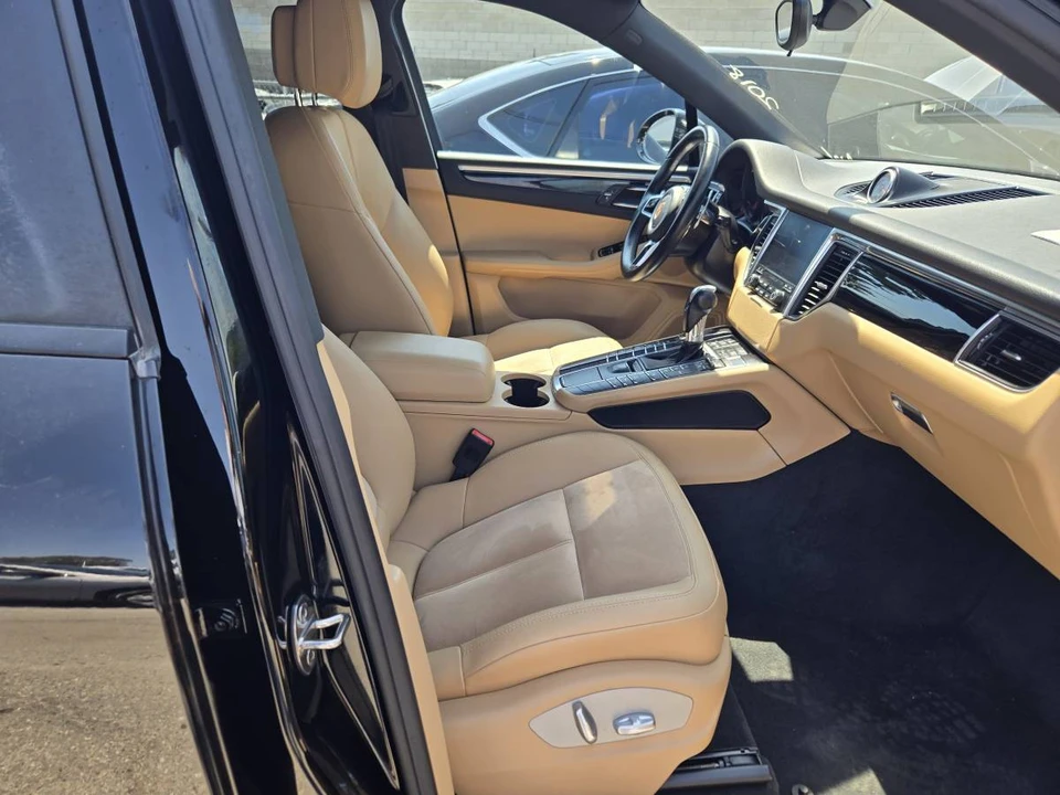 2018 Porsche Macan - Image 12 of 15