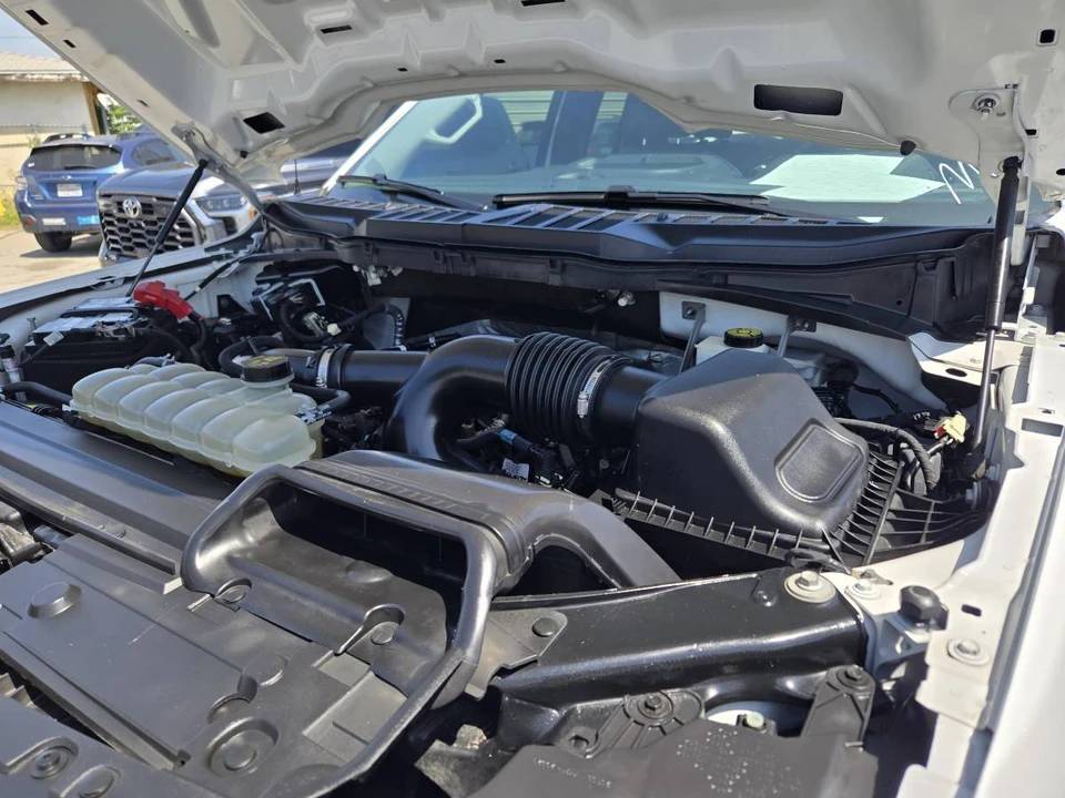 2018 Porsche Macan - Image 15 of 15