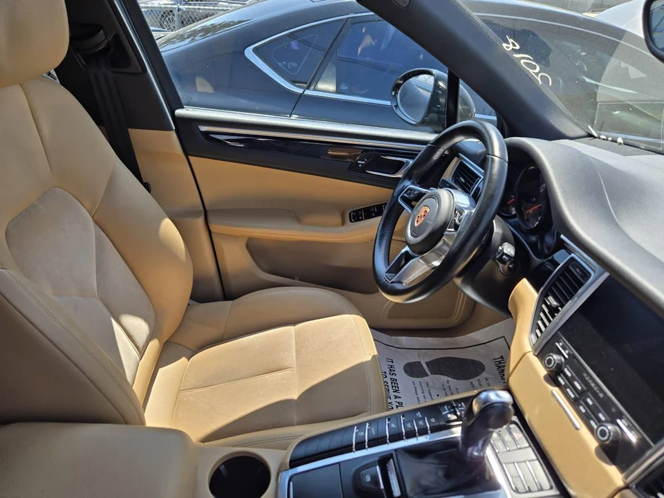 2018 Porsche Macan - Image 9 of 15