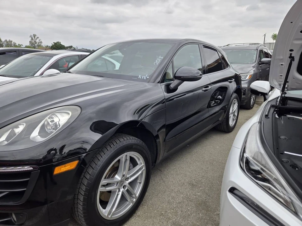 2018 Porsche Macan - Image 3 of 15