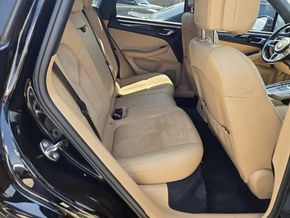 2018 Porsche Macan - Image 10 of 15