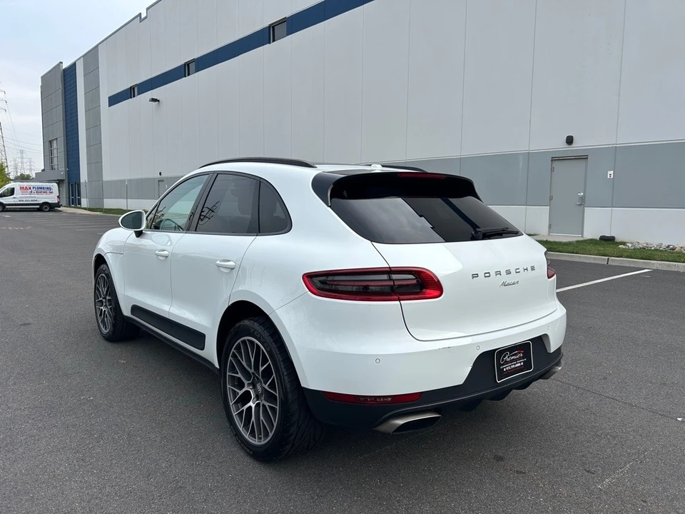2018 Porsche Macan Turbo - Image 9 of 12