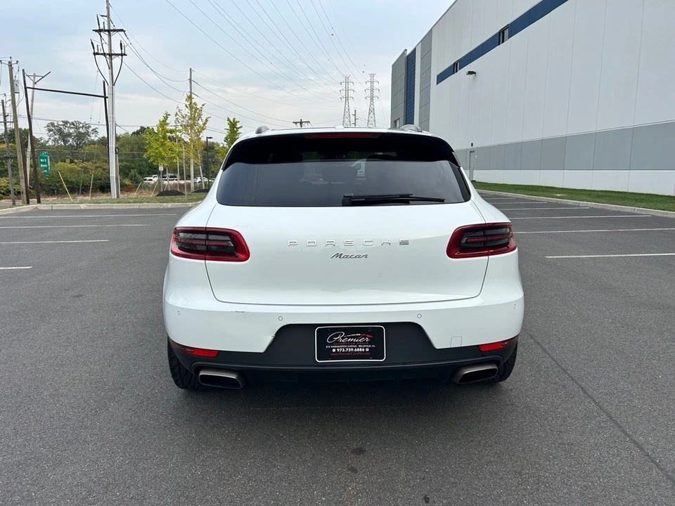 2018 Porsche Macan Turbo - Image 10 of 12