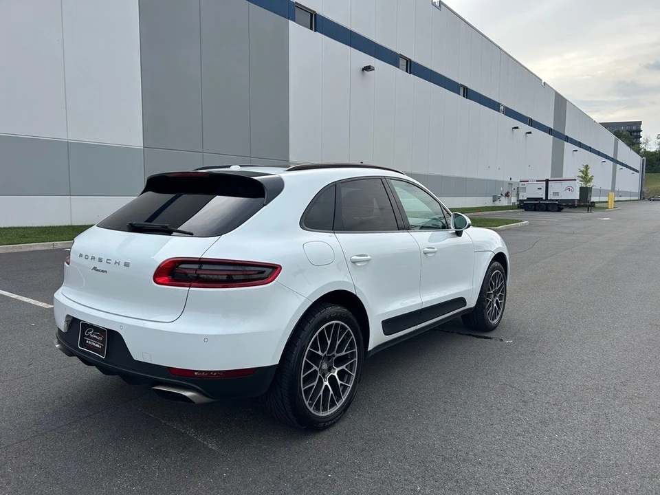 2018 Porsche Macan Turbo - Image 4 of 12