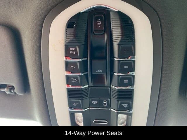 2018 Porsche Macan - Image 19 of 20