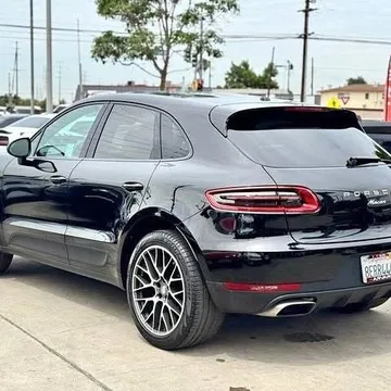 2018 Porsche Macan AWD