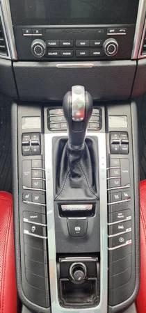2018 Porsche Macan - Image 13 of 21