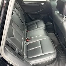 2018 Porsche Macan - Image 9 of 12