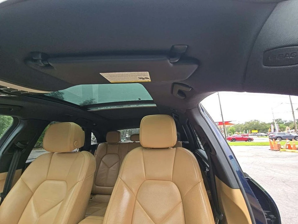 2018 Porsche Macan - Image 7 of 12