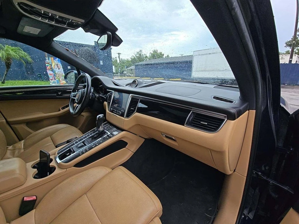 2018 Porsche Macan - Image 12 of 12