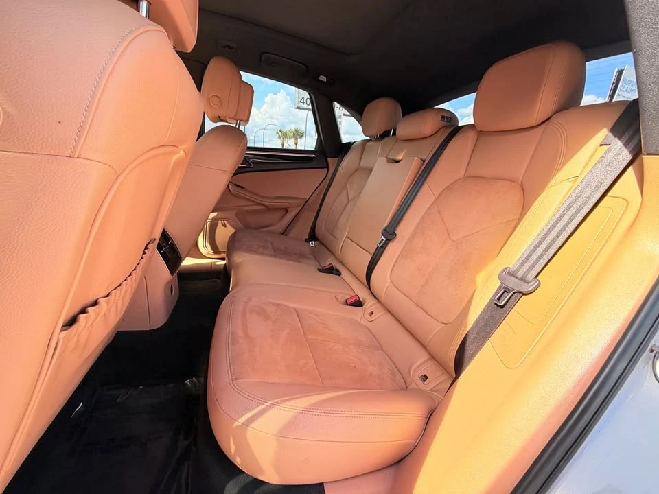 2018 Porsche Macan - Image 9 of 20