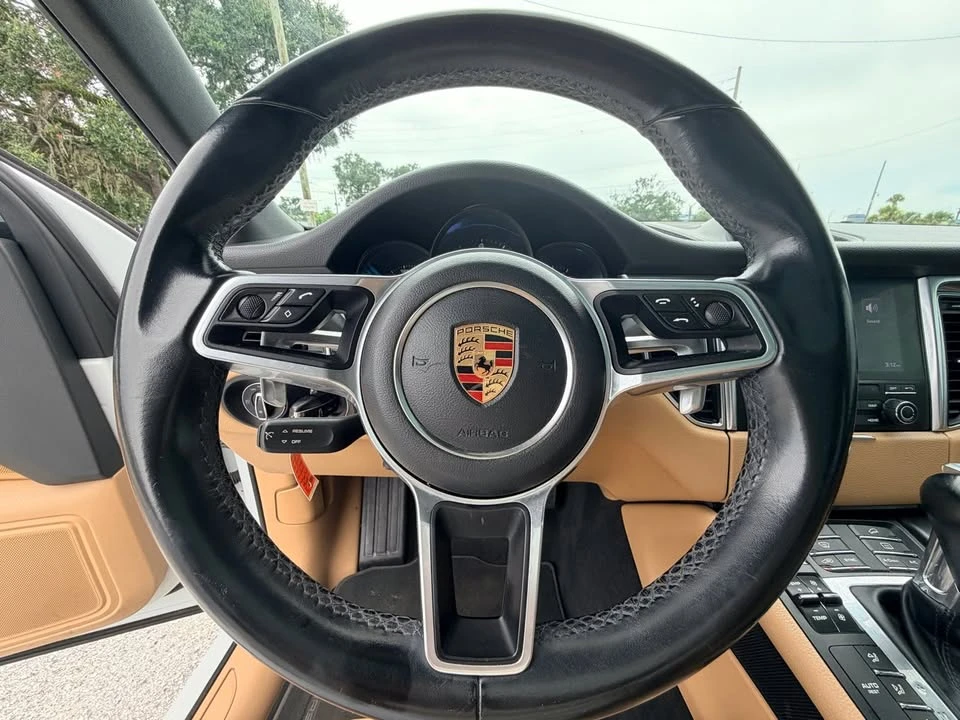 2018 Porsche Macan - Image 19 of 20