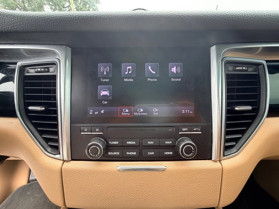 2018 Porsche Macan - Image 18 of 20