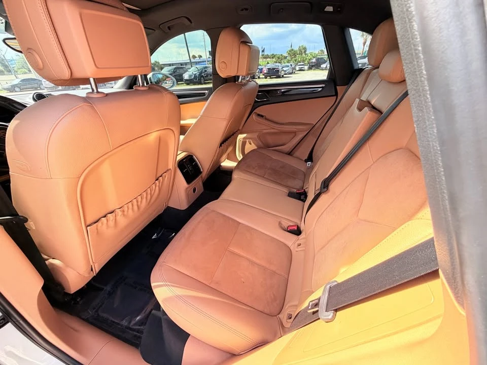 2018 Porsche Macan - Image 10 of 20