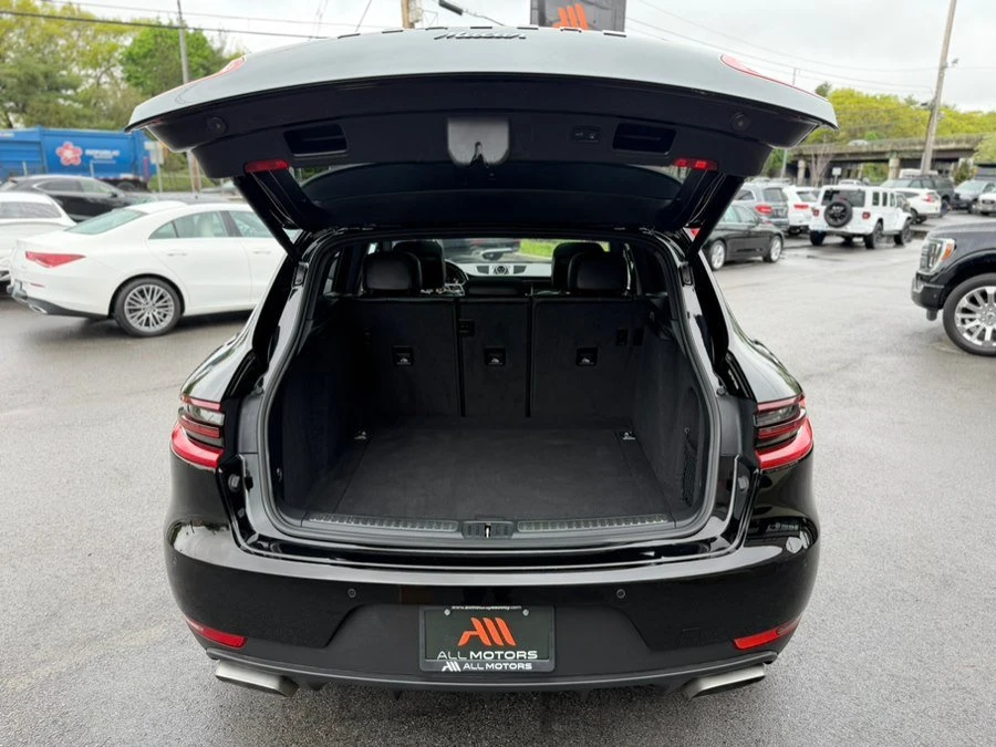 2018 Porsche Macan - Image 18 of 20