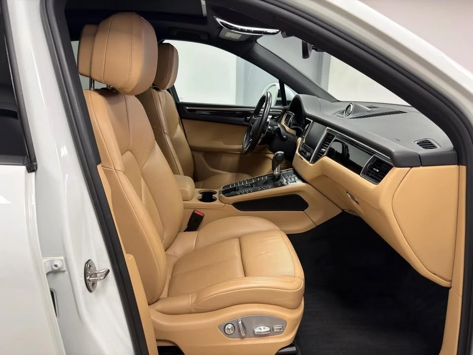 2018 Porsche Macan - Image 10 of 20