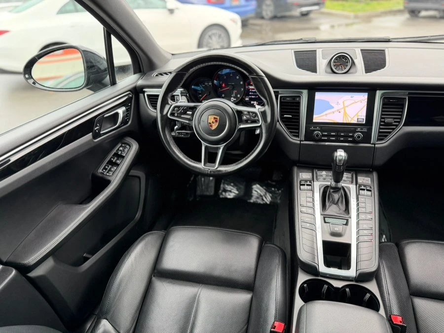 2018 Porsche Macan - Image 12 of 20