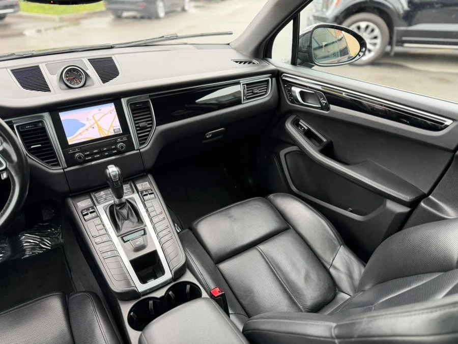 2018 Porsche Macan - Image 13 of 20