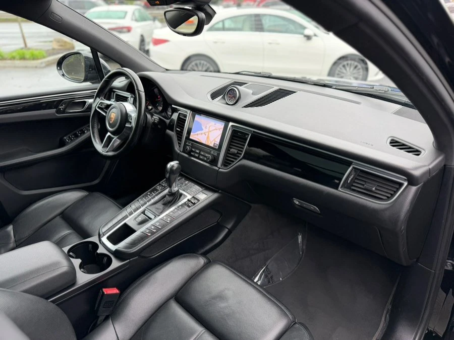 2018 Porsche Macan - Image 14 of 20