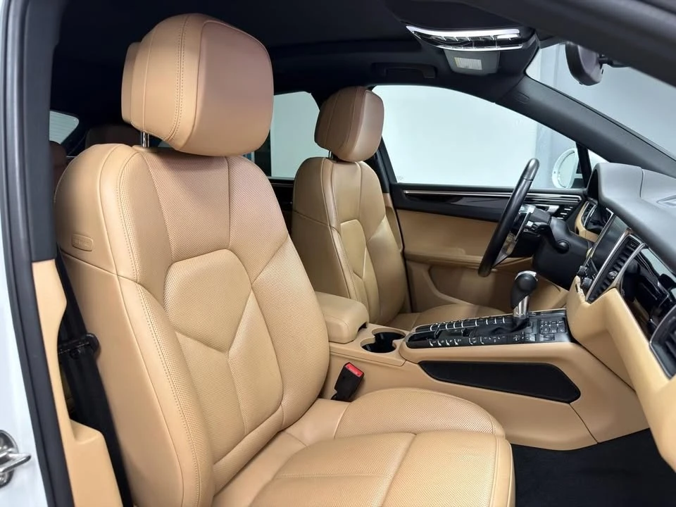 2018 Porsche Macan - Image 12 of 20