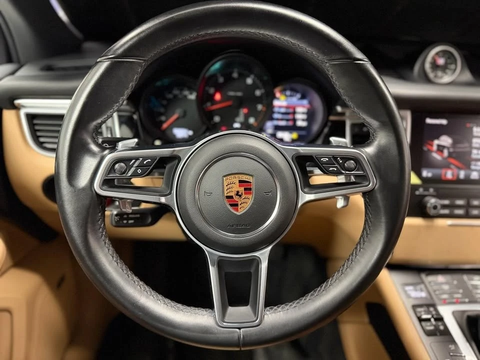 2018 Porsche Macan - Image 17 of 20