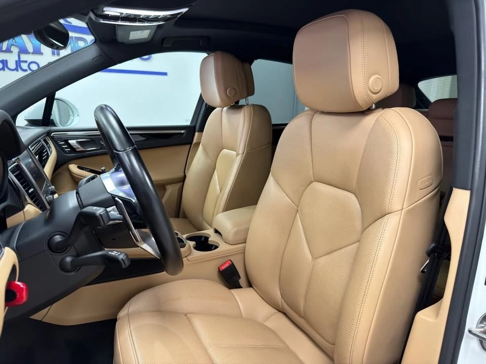2018 Porsche Macan - Image 11 of 20