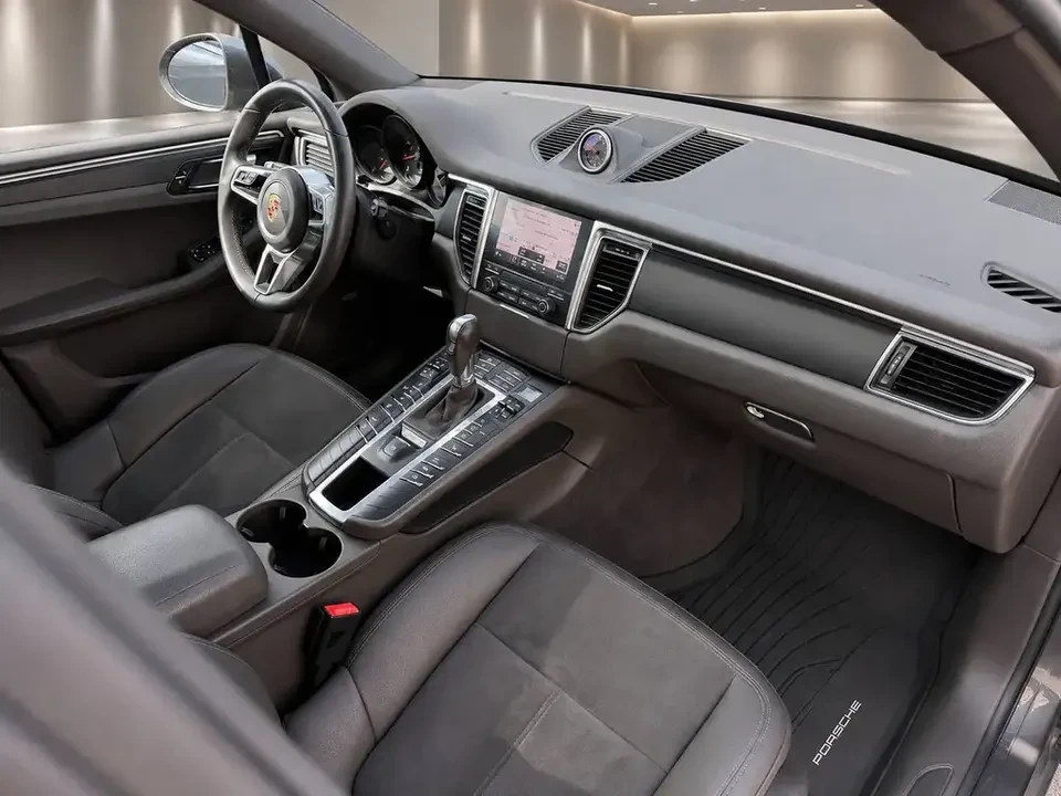 2018 Porsche Macan - Image 5 of 14