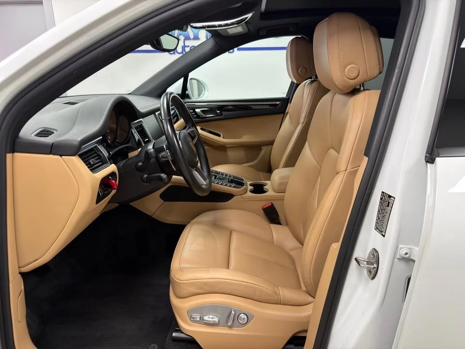2018 Porsche Macan - Image 9 of 20