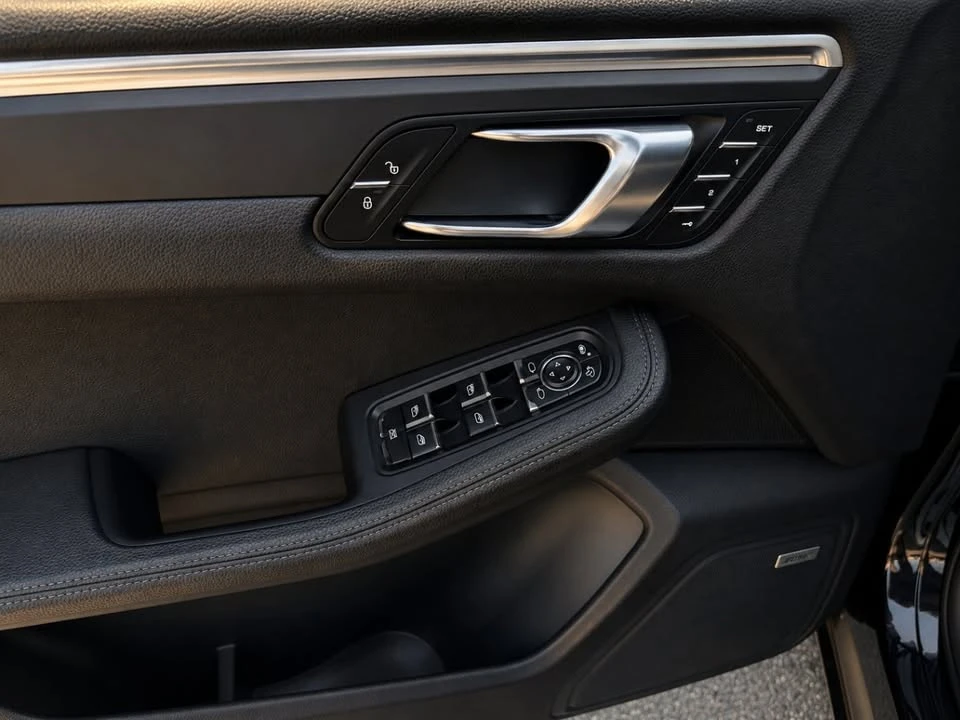 2018 Porsche Macan - Image 7 of 17