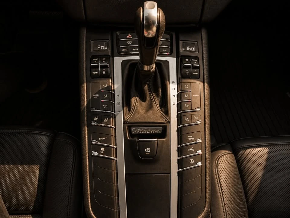 2018 Porsche Macan - Image 17 of 17