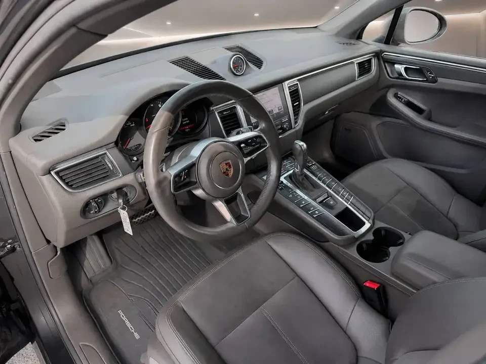 2018 Porsche Macan - Image 10 of 14
