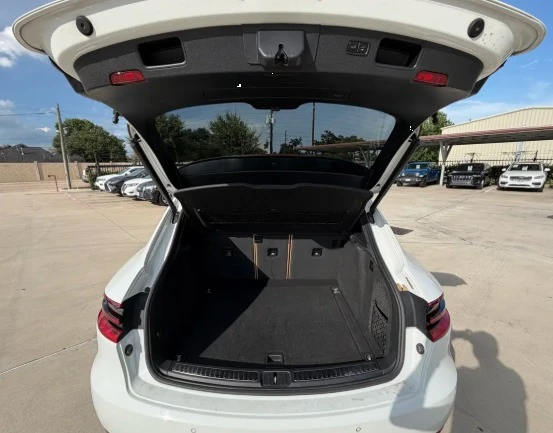 2018 Porsche Macan - Image 12 of 12