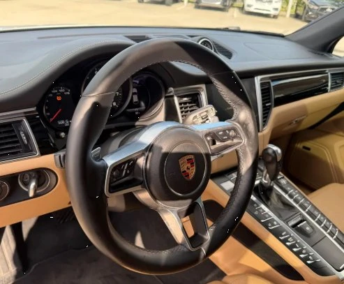 2018 Porsche Macan - Image 7 of 12