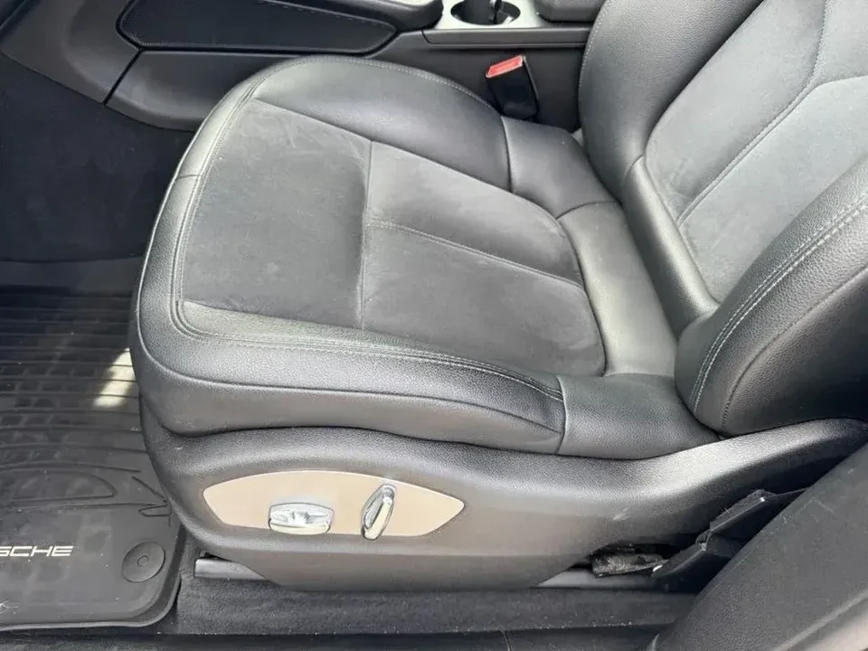 2018 Porsche Macan - Image 8 of 10