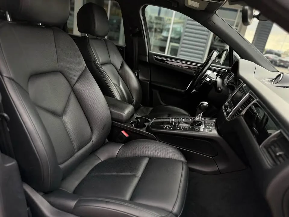 2018 Porsche Macan - Image 12 of 18
