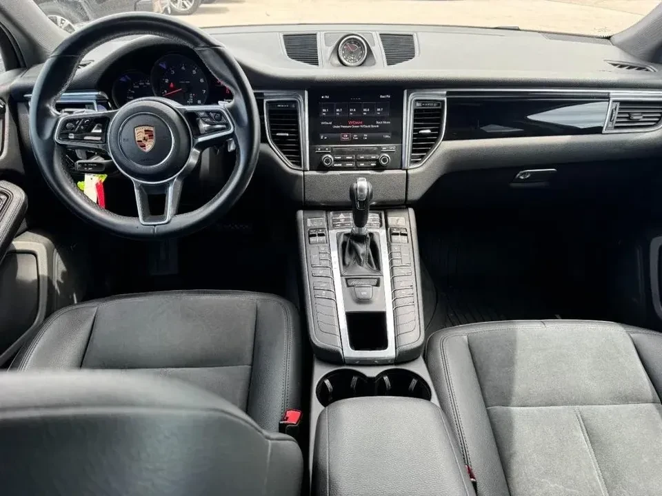 2018 Porsche Macan - Image 7 of 10