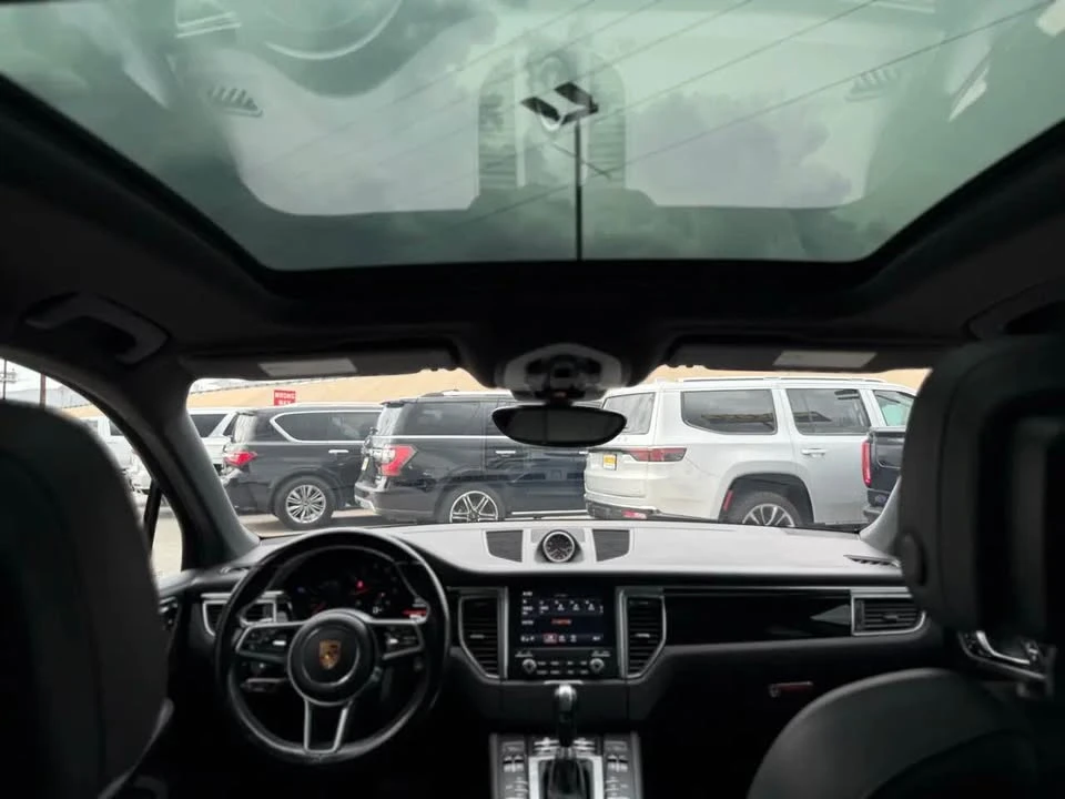 2018 Porsche Macan - Image 18 of 18