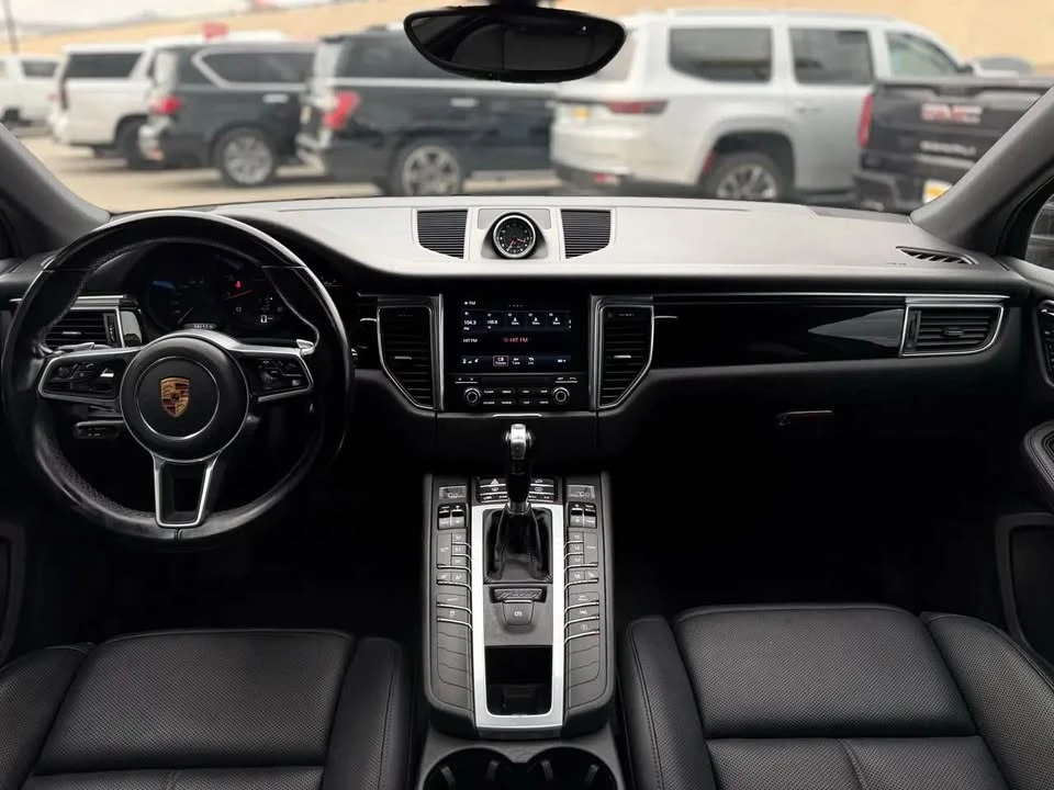 2018 Porsche Macan - Image 14 of 18
