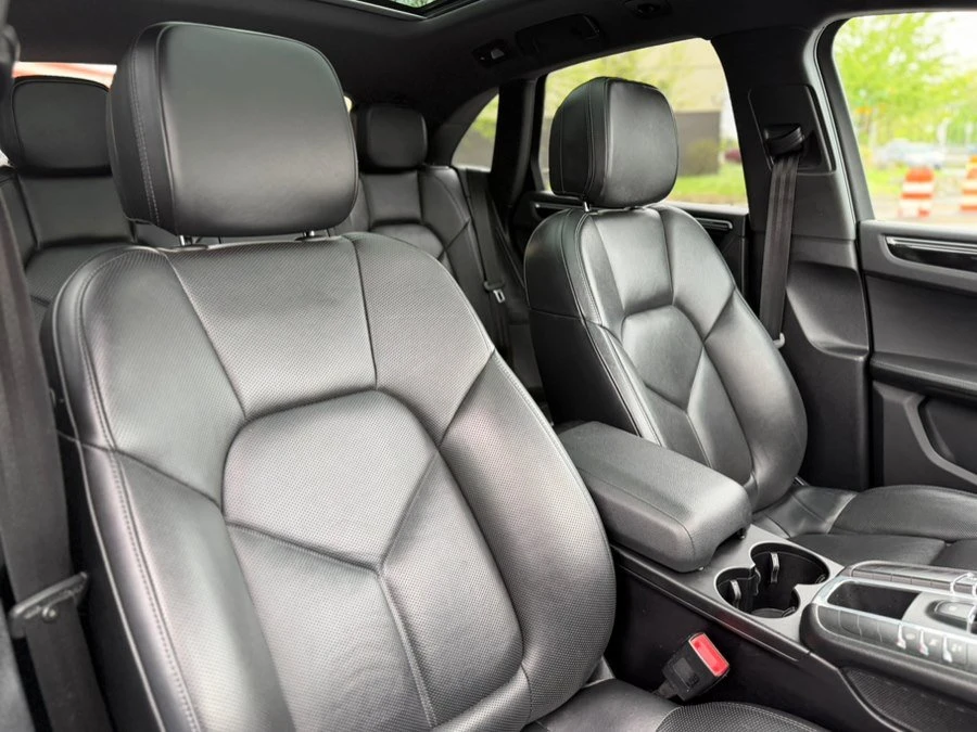 2018 Porsche Macan - Image 17 of 20