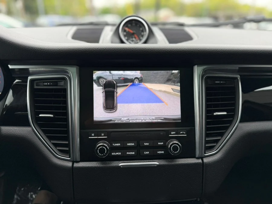 2018 Porsche Macan - Image 11 of 20