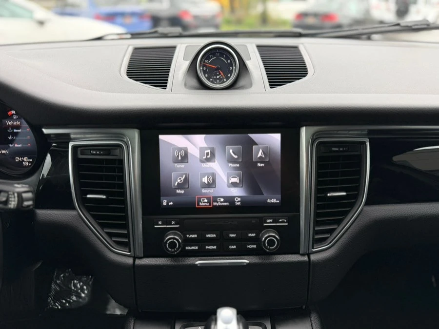 2018 Porsche Macan - Image 10 of 20