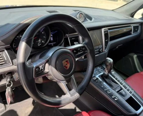 2018 Porsche Macan - Image 8 of 12