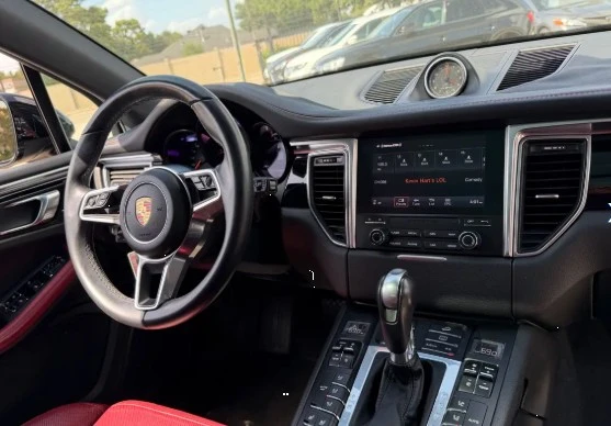 2018 Porsche Macan - Image 7 of 12